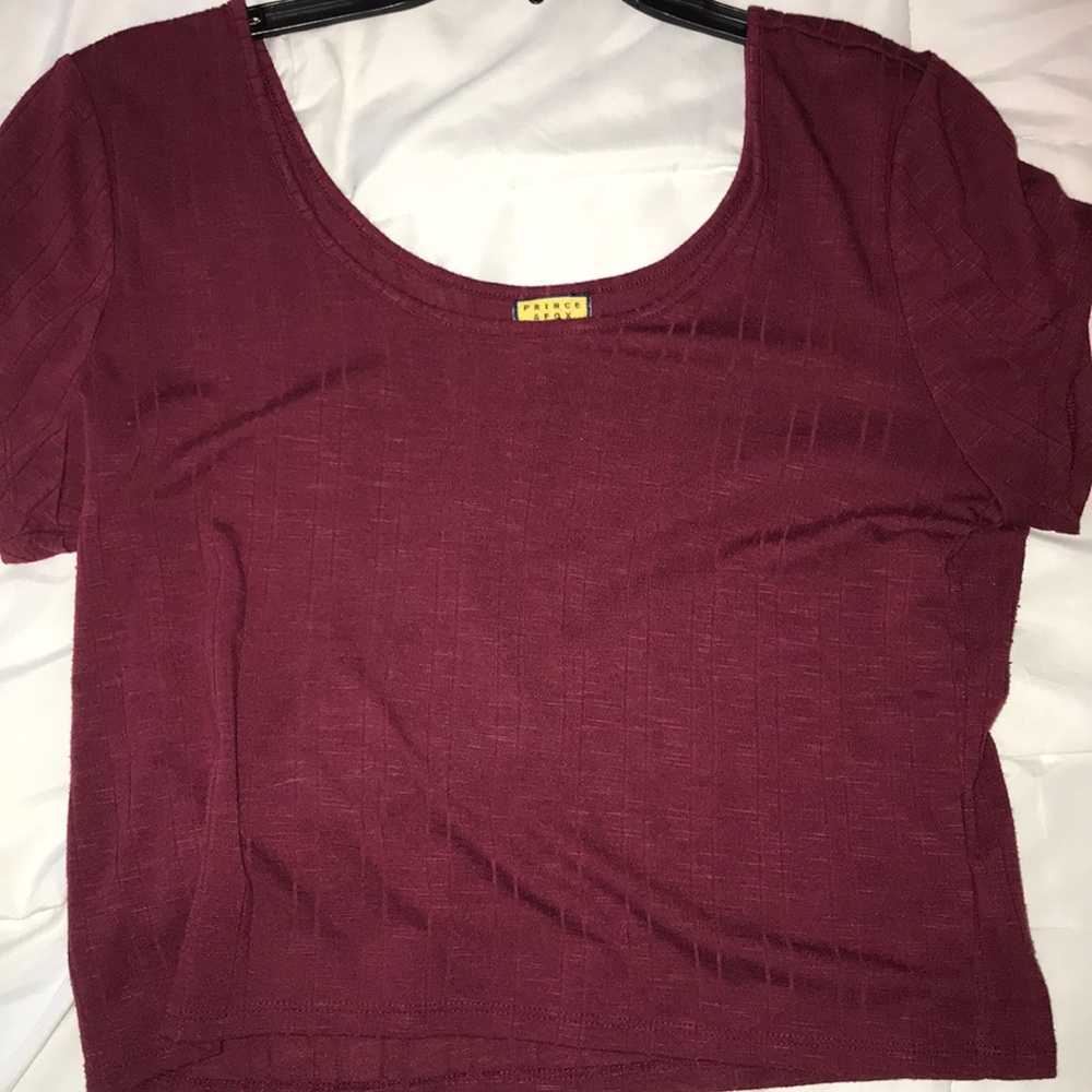 scoop neck crop top